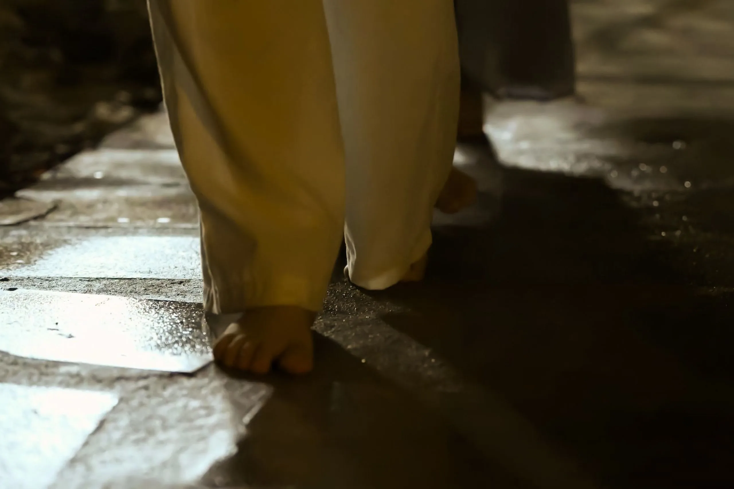 Mindful walking in Cave